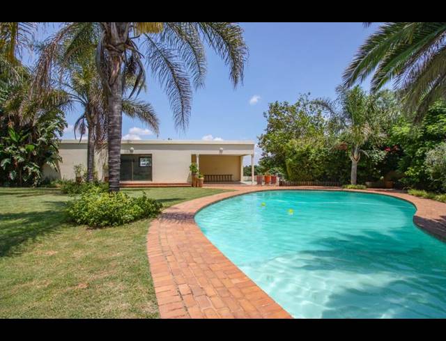 4 BEDROOM HOUSE FOR SALE IN KYALAMI AH